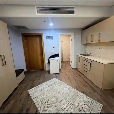 6 Hotel