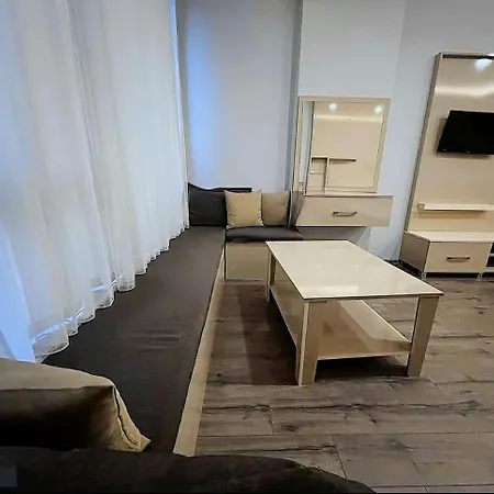 6 Hotel