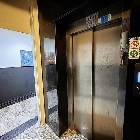 Hotel 6